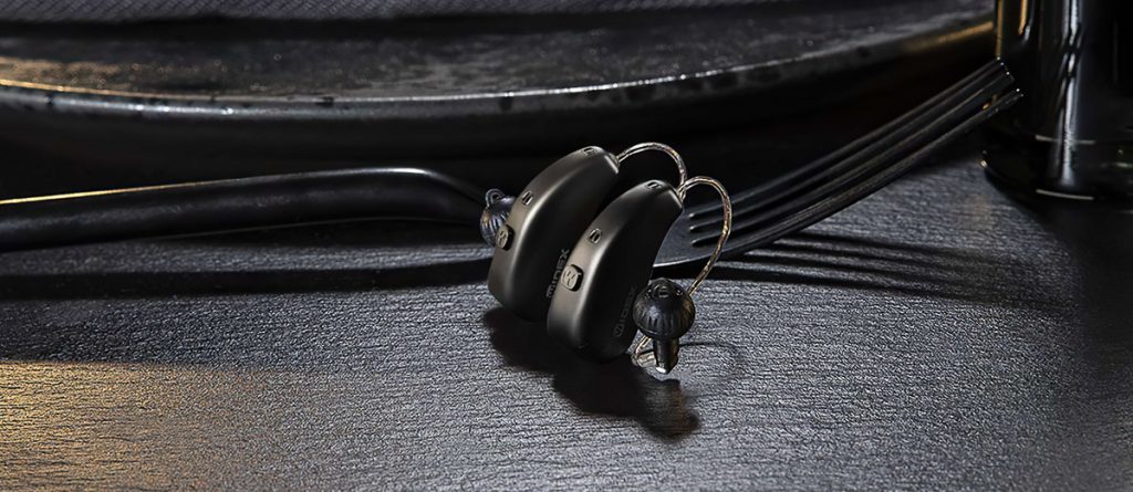 Widex Moment Hörgeräte in schwarz